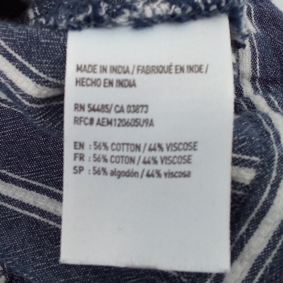 AEO Chambray Striped Crop Top Smocked Cotton Blend 2016 L American Eagle - Picture 15 of 16